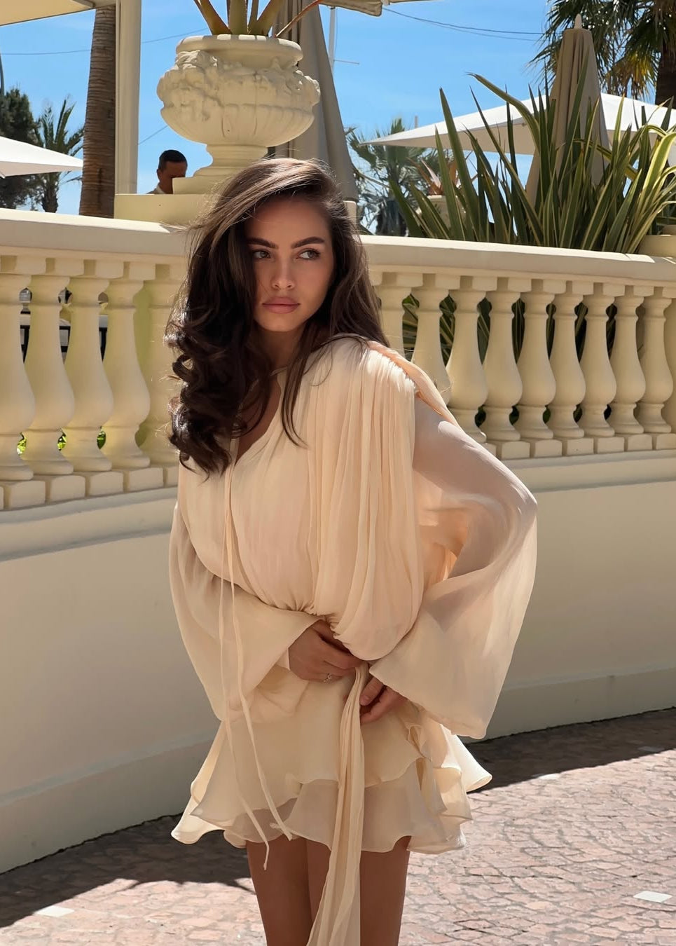 Elegantes Estelle Kleid in edlem Champagner-Farbton