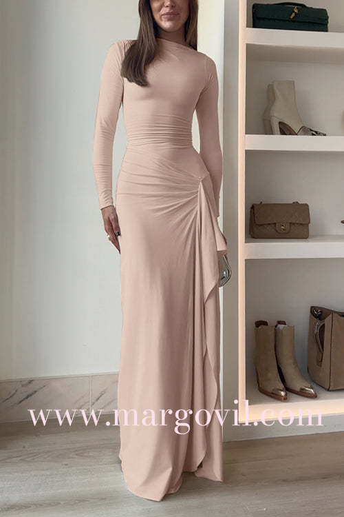 Langärmeliges Maxikleid mit drapiertem Schlitz