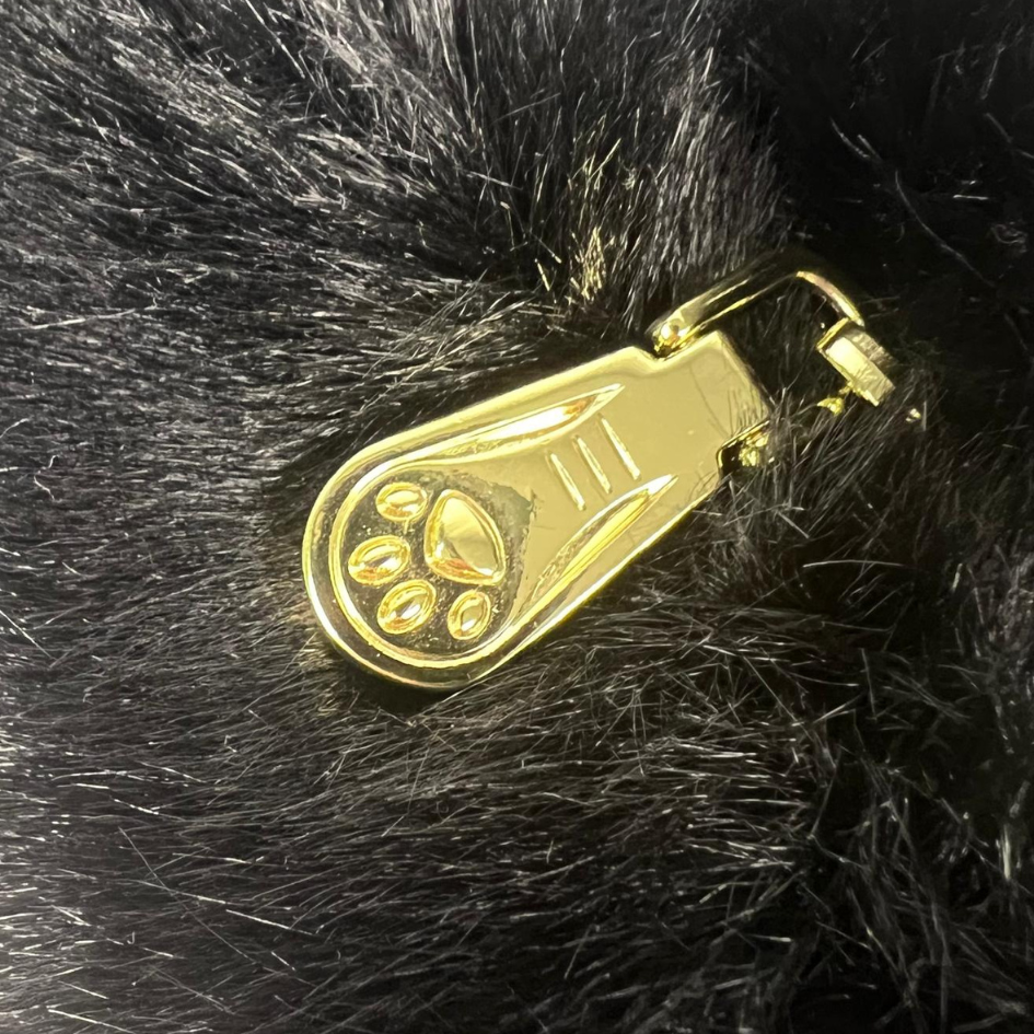 Eine realistische Katzentasche, die überall Eindruck macht