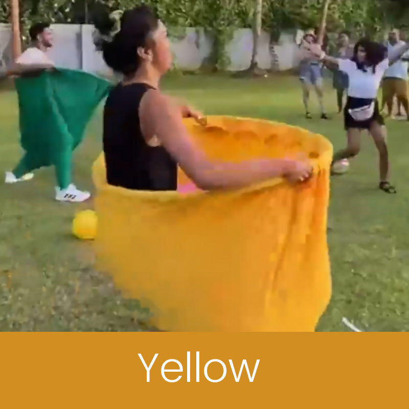 Outdoor-Fangspiel mit Riesenhose für Gruppenspaß