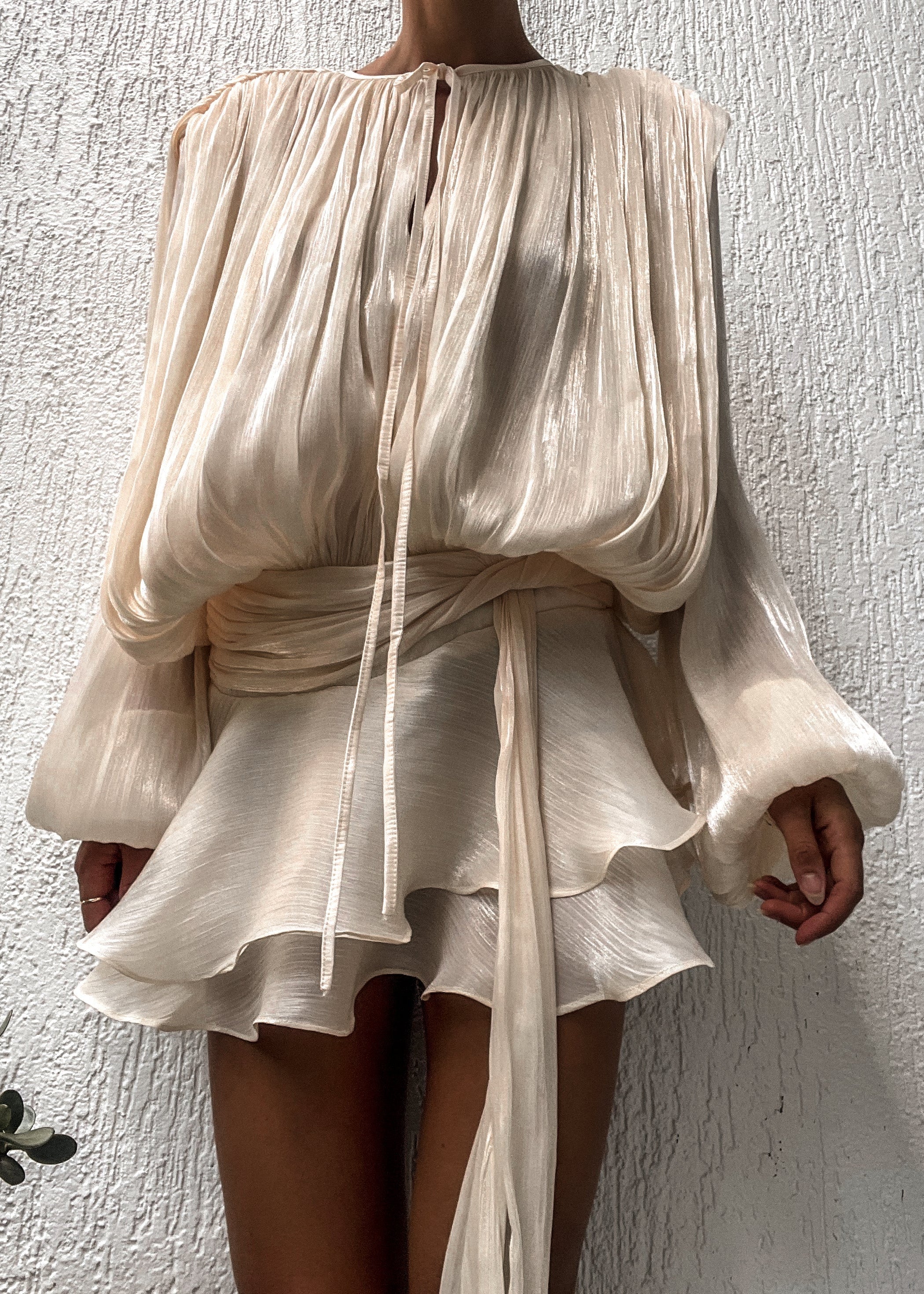 Elegantes Estelle Kleid in edlem Champagner-Farbton