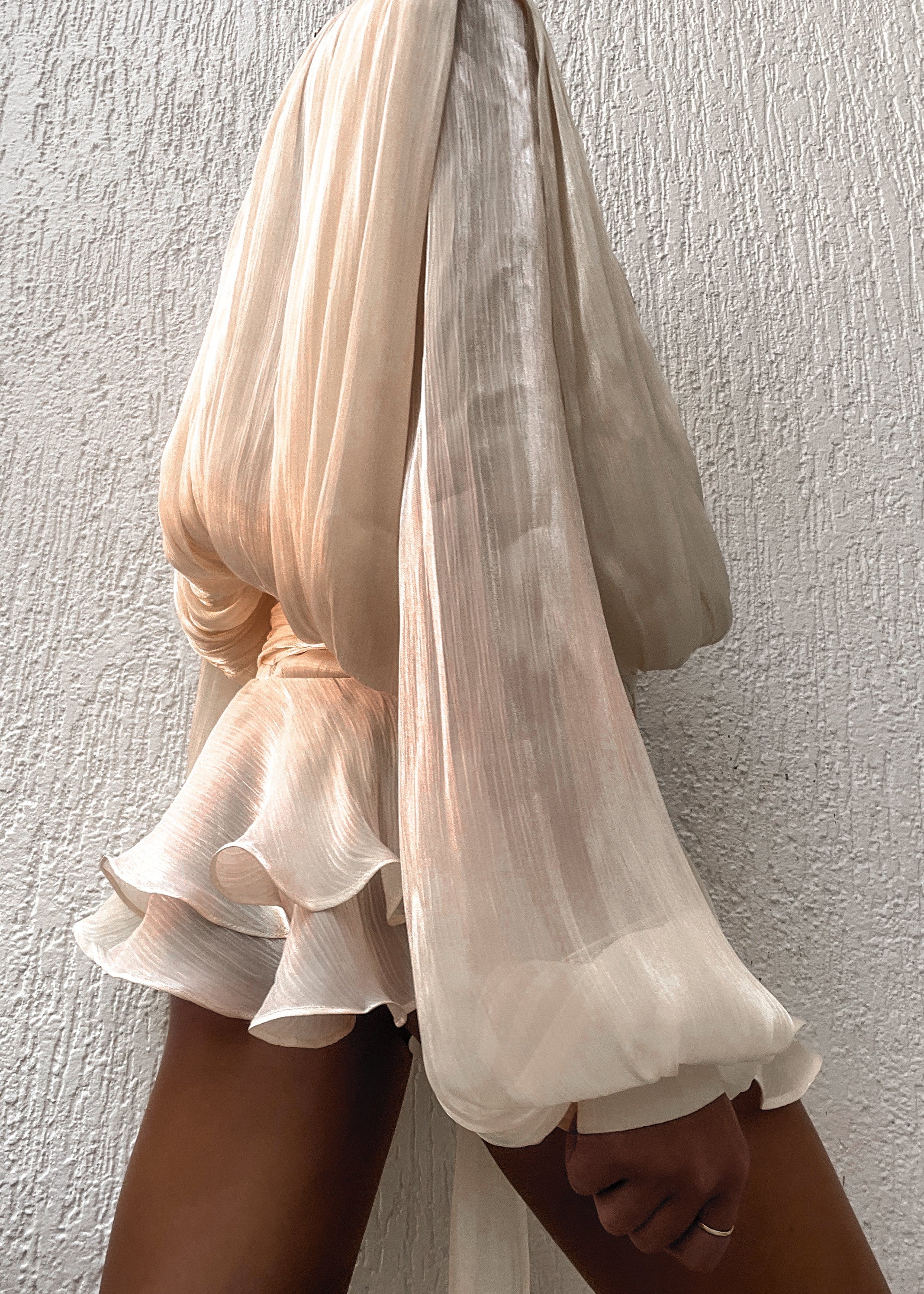 Elegantes Estelle Kleid in edlem Champagner-Farbton