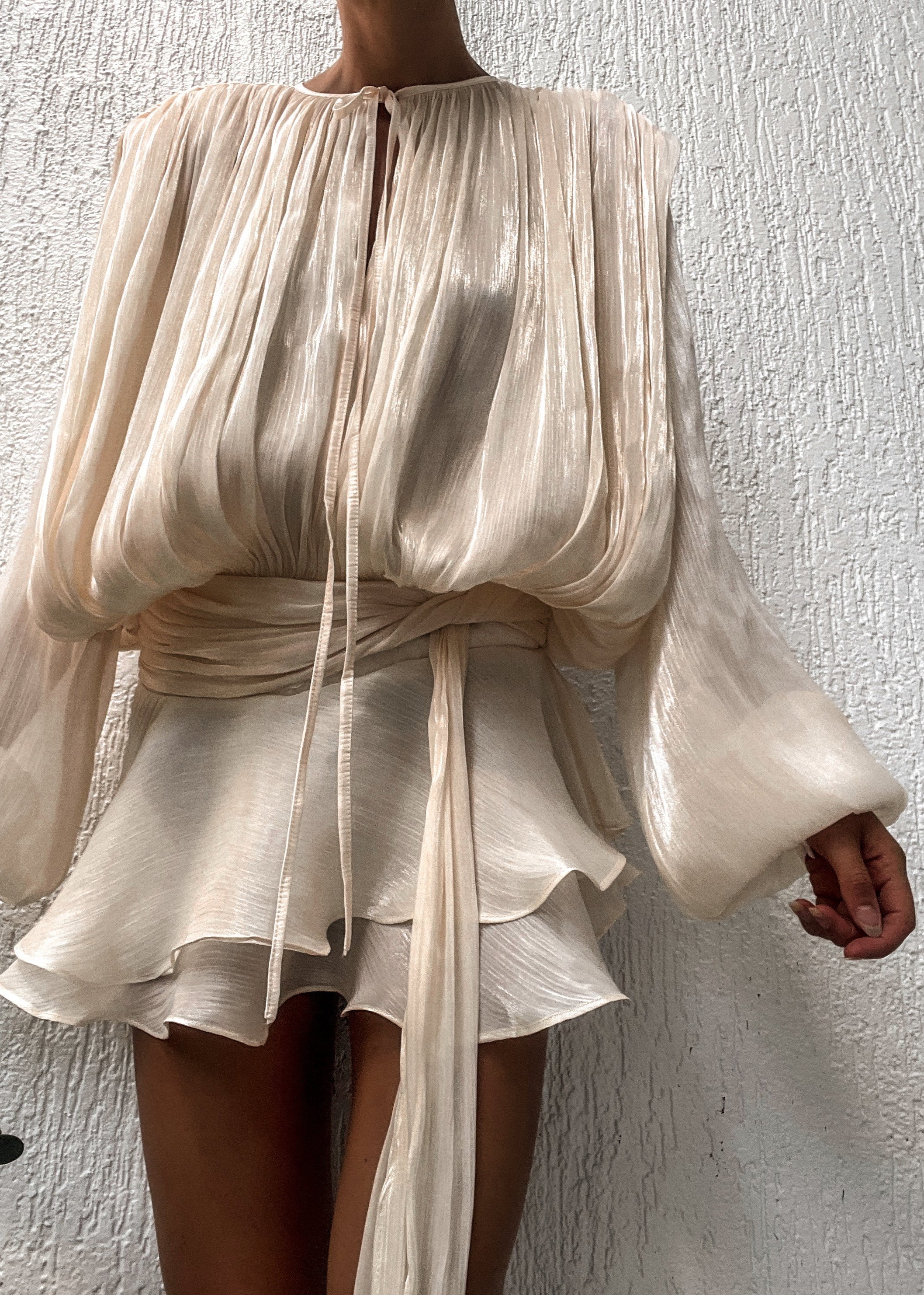 Elegantes Estelle Kleid in edlem Champagner-Farbton