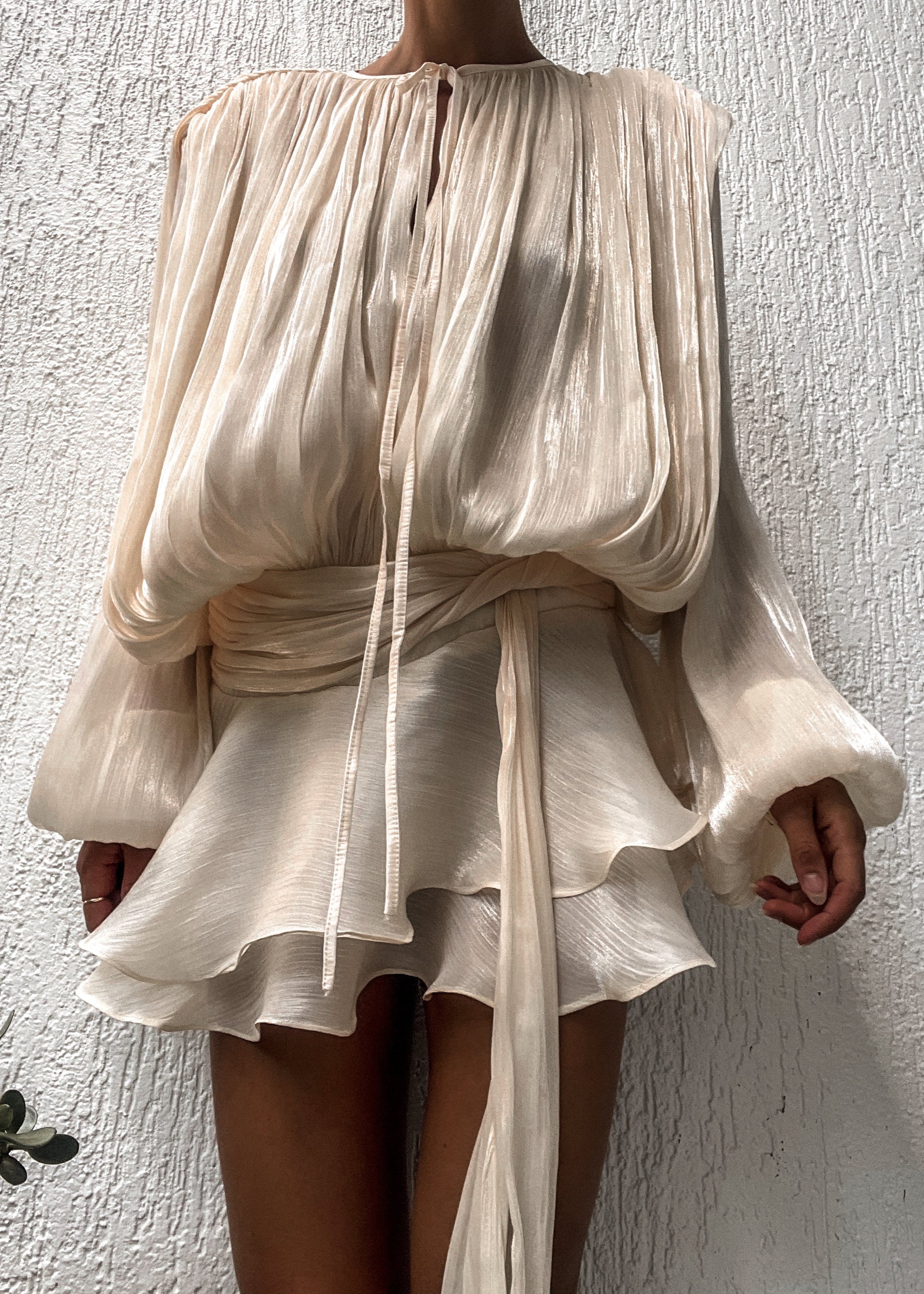 Elegantes Estelle Kleid in edlem Champagner-Farbton