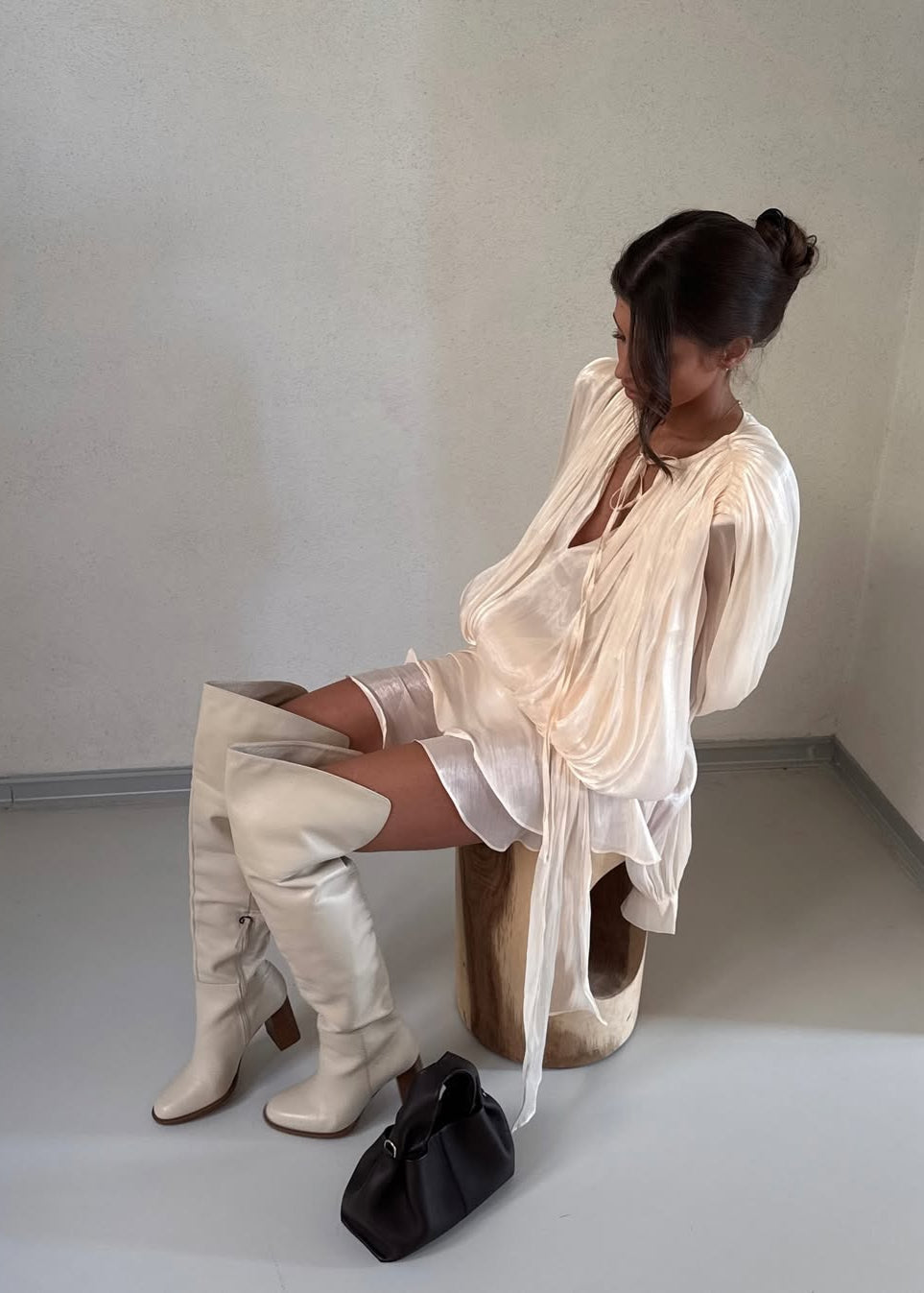 Elegantes Estelle Kleid in edlem Champagner-Farbton