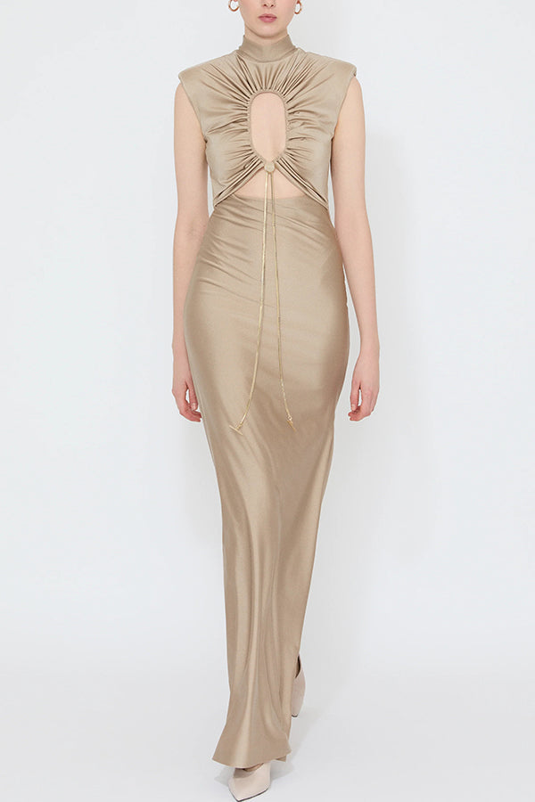 Elegantes hohles Maxikleid mit hohem Ausschnitt und elastischer, geraffter Büste – perfekt für einen stilvollen Look