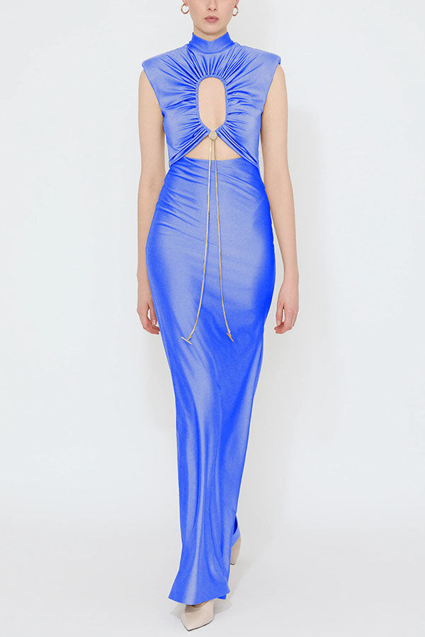 Elegantes hohles Maxikleid mit hohem Ausschnitt und elastischer, geraffter Büste – perfekt für einen stilvollen Look