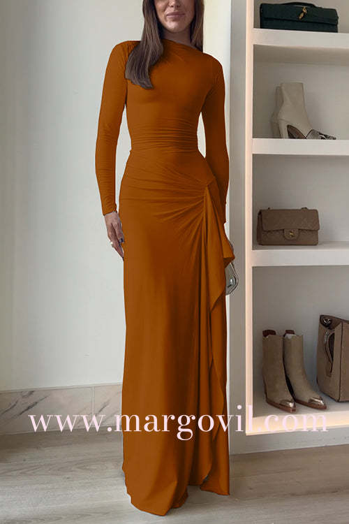 Langärmeliges Maxikleid mit drapiertem Schlitz