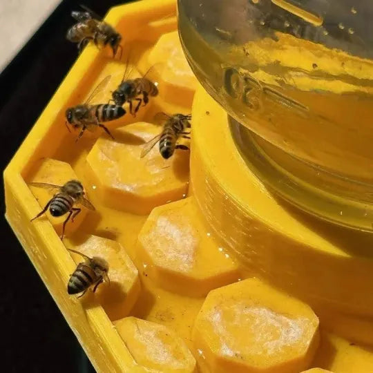 BuzzBloom – Dekorativer Bienen-Wasserplatz für Gärten