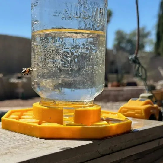 BuzzBloom – Dekorativer Bienen-Wasserplatz für Gärten